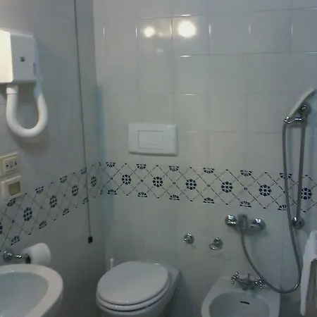 Hotel Cisterna Nel Borgo Castiglione dʼOrcia Habitación foto